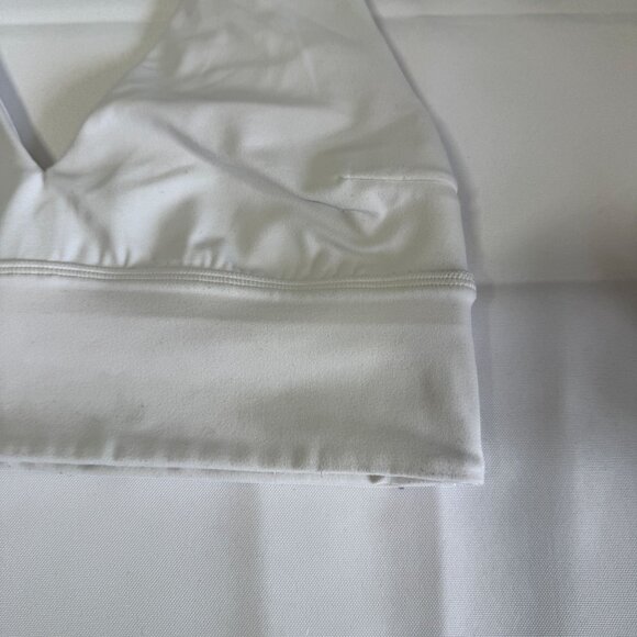 Lululemon Align V-Neck Sports Bra Women 8 White Light Support A/B Cup Activewear - Picture 6 of 8
